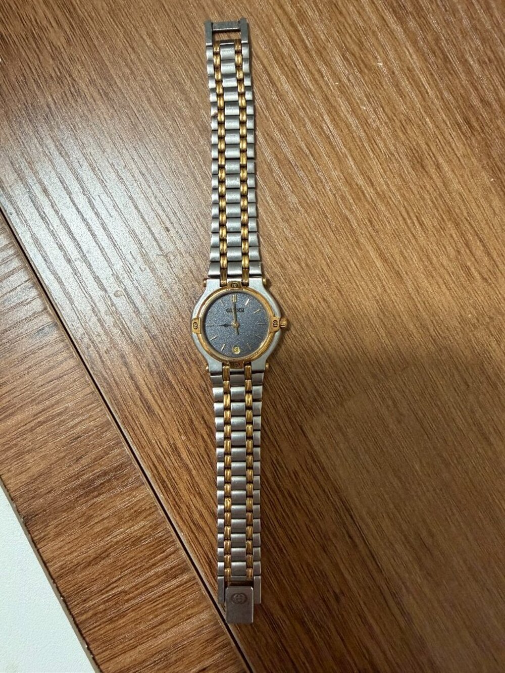 Authentic Gucci 9000L Two Tone Womens Watch - Picture 2 of 6
